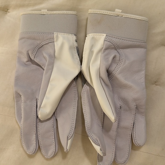 Baseball Batting gloves. Marucci Adult Large. New without tags. Excellent - Picture 2 of 5